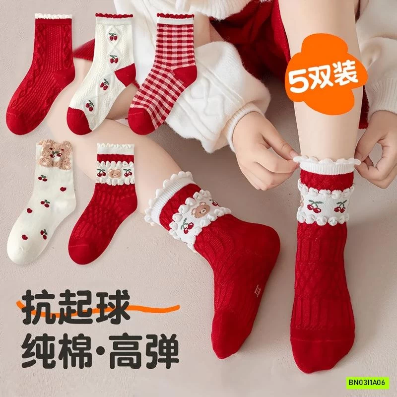 SÉT 4Đ TẤT ĐỎ CHO BÉ