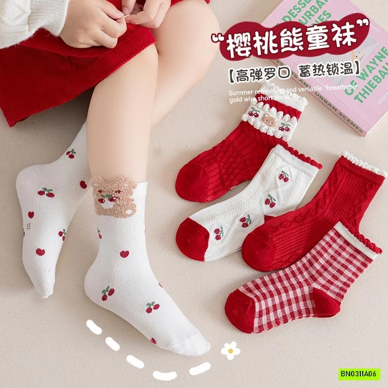 SÉT 4Đ TẤT ĐỎ CHO BÉ