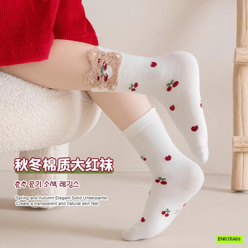 SÉT 4Đ TẤT ĐỎ CHO BÉ