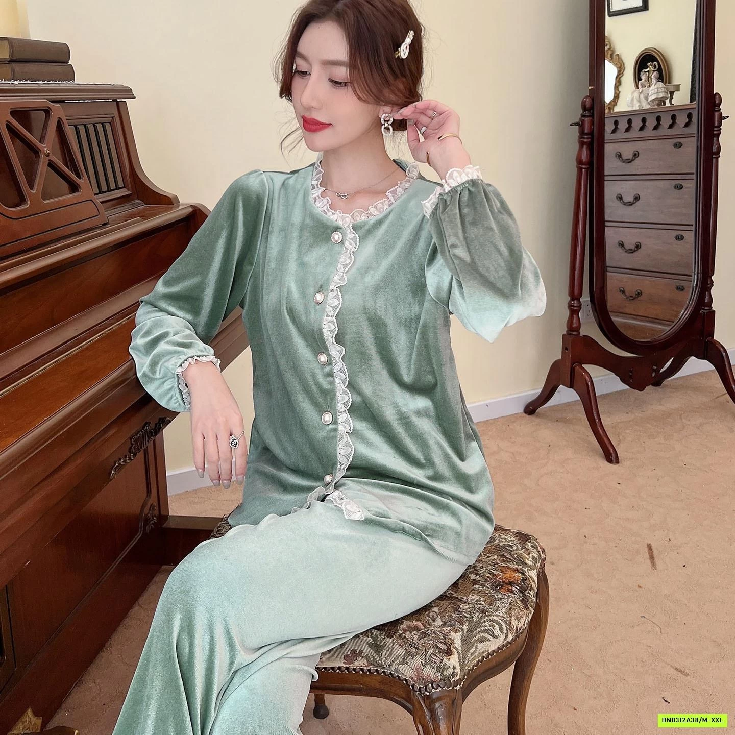 BỘ NGỦ NHUNG VIỀN REN CAO CẤP