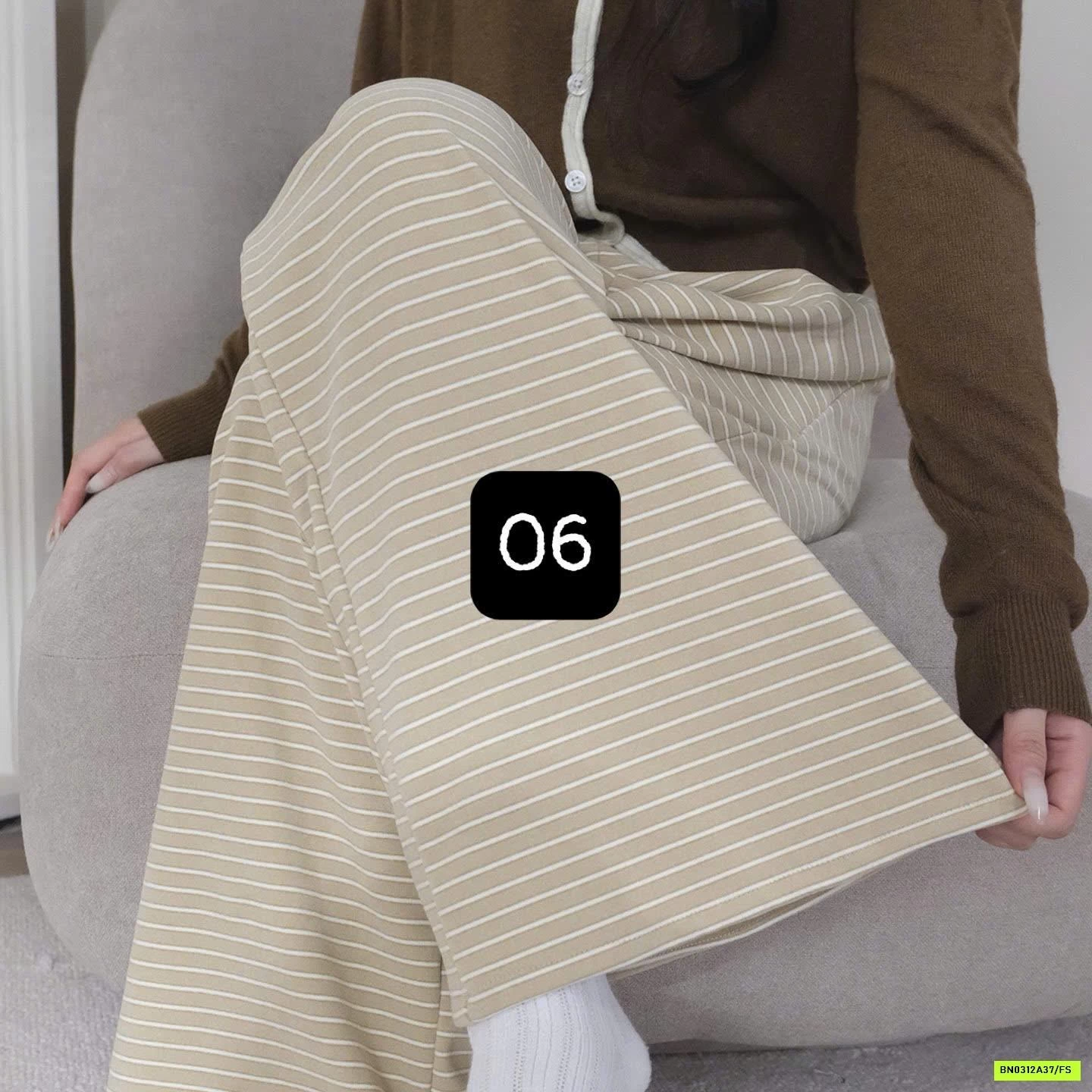 QUẦN NỈ SUÔNG KẺ MẶC NHÀ