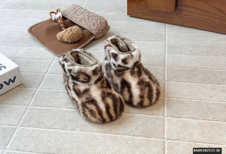 GIẦY LÔNG QUAI DÁN DA BEO