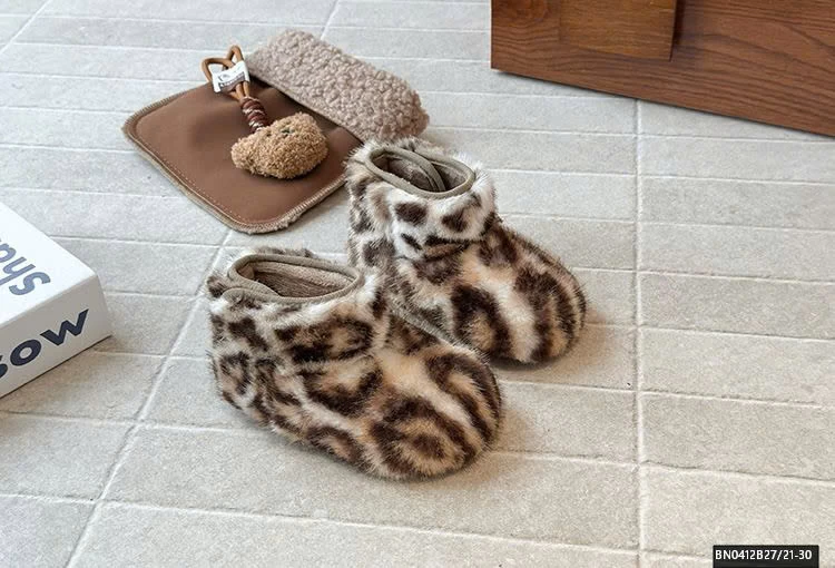 GIẦY LÔNG QUAI DÁN DA BEO