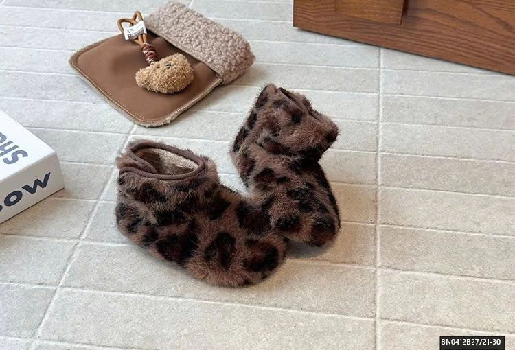 GIẦY LÔNG QUAI DÁN DA BEO