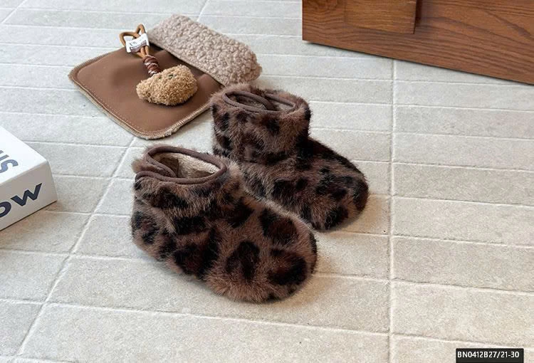 GIẦY LÔNG QUAI DÁN DA BEO