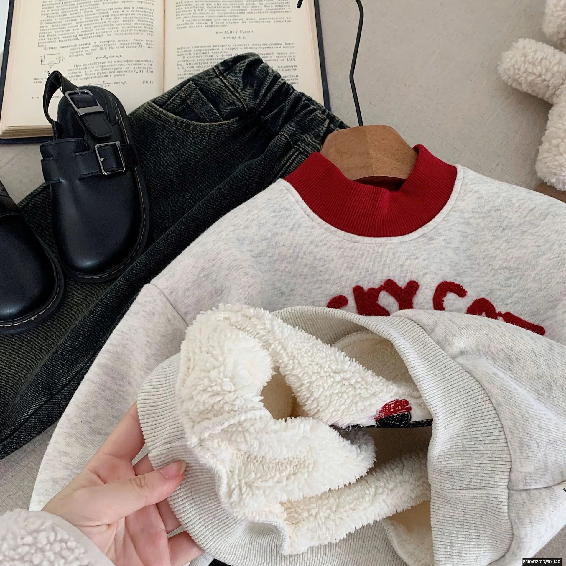 ÁO NỈ LÓT LÔNG CỪU LUCKY CAT