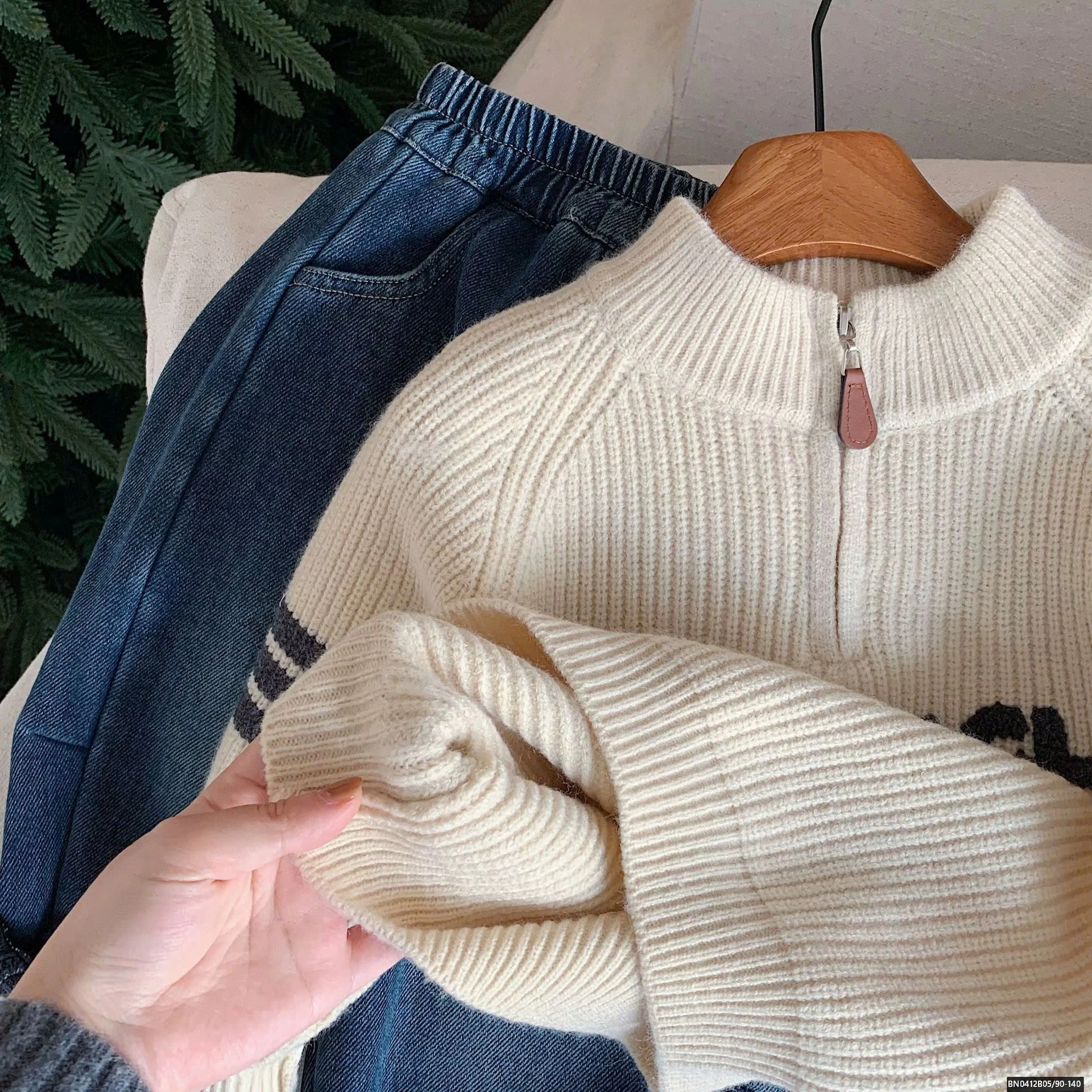 ÁO LEN KẺ TAY CỔ KHÓA