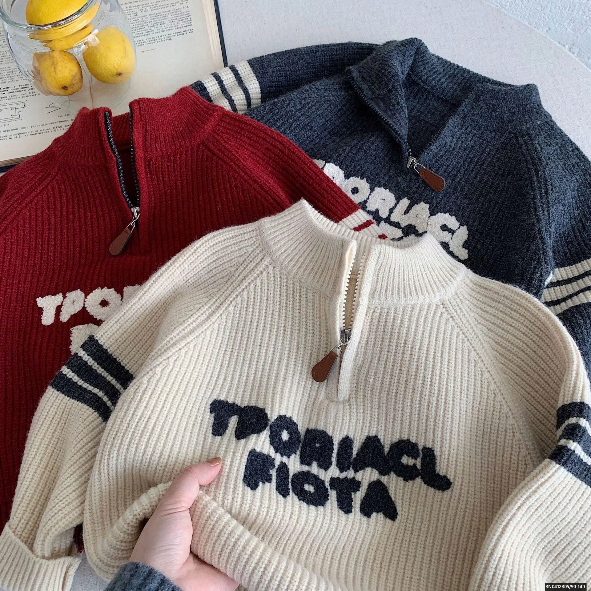 ÁO LEN KẺ TAY CỔ KHÓA