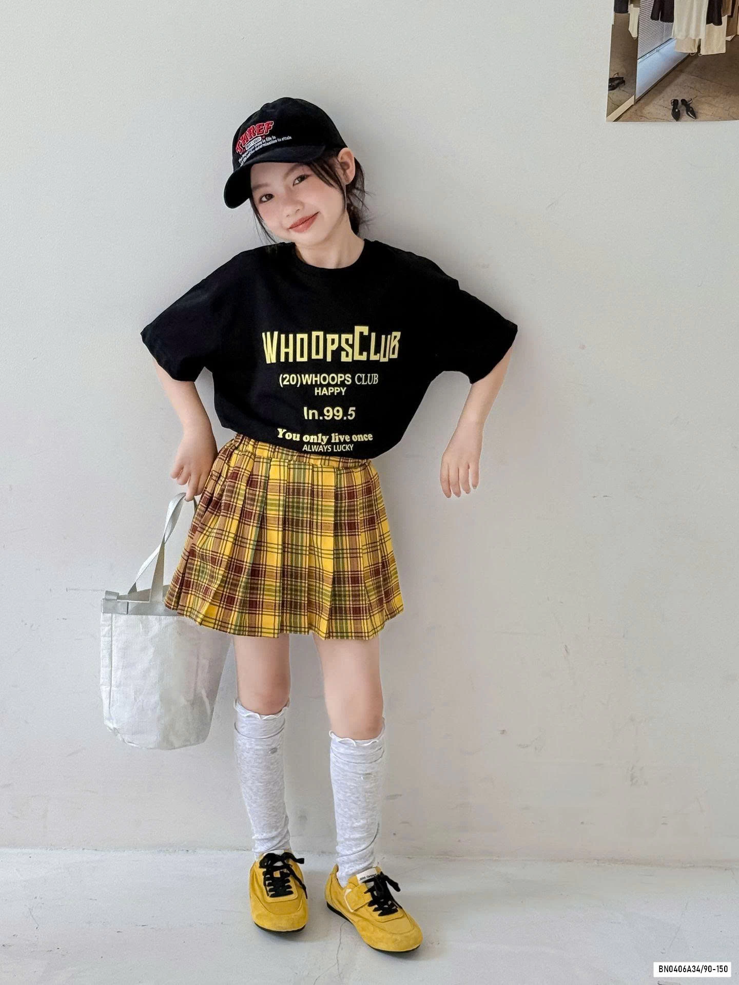 ÁO ĐEN MIX CV CARO VÀNG