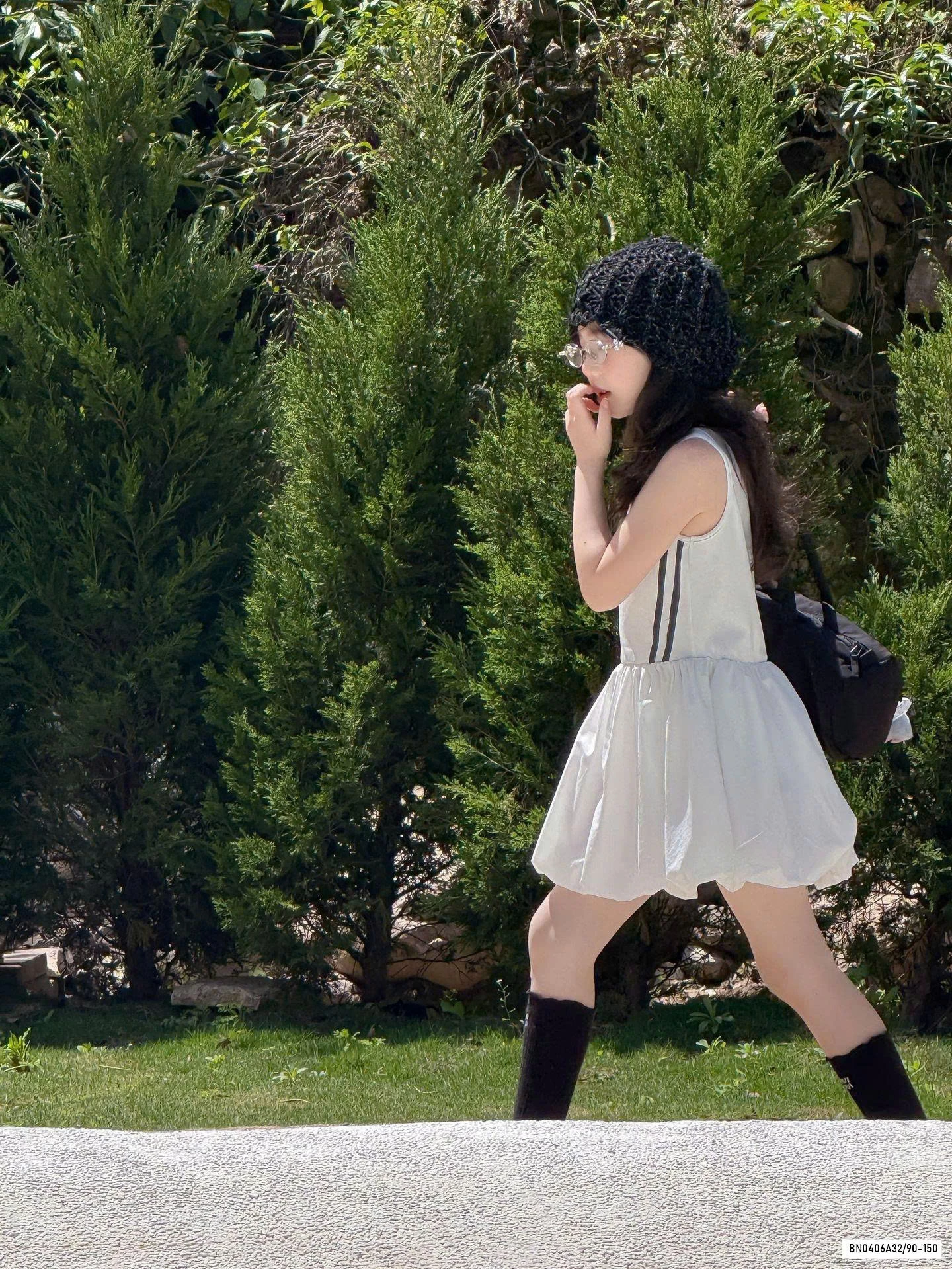 ĐẦM BÍ SÁT NÁCH SỌC BÊN