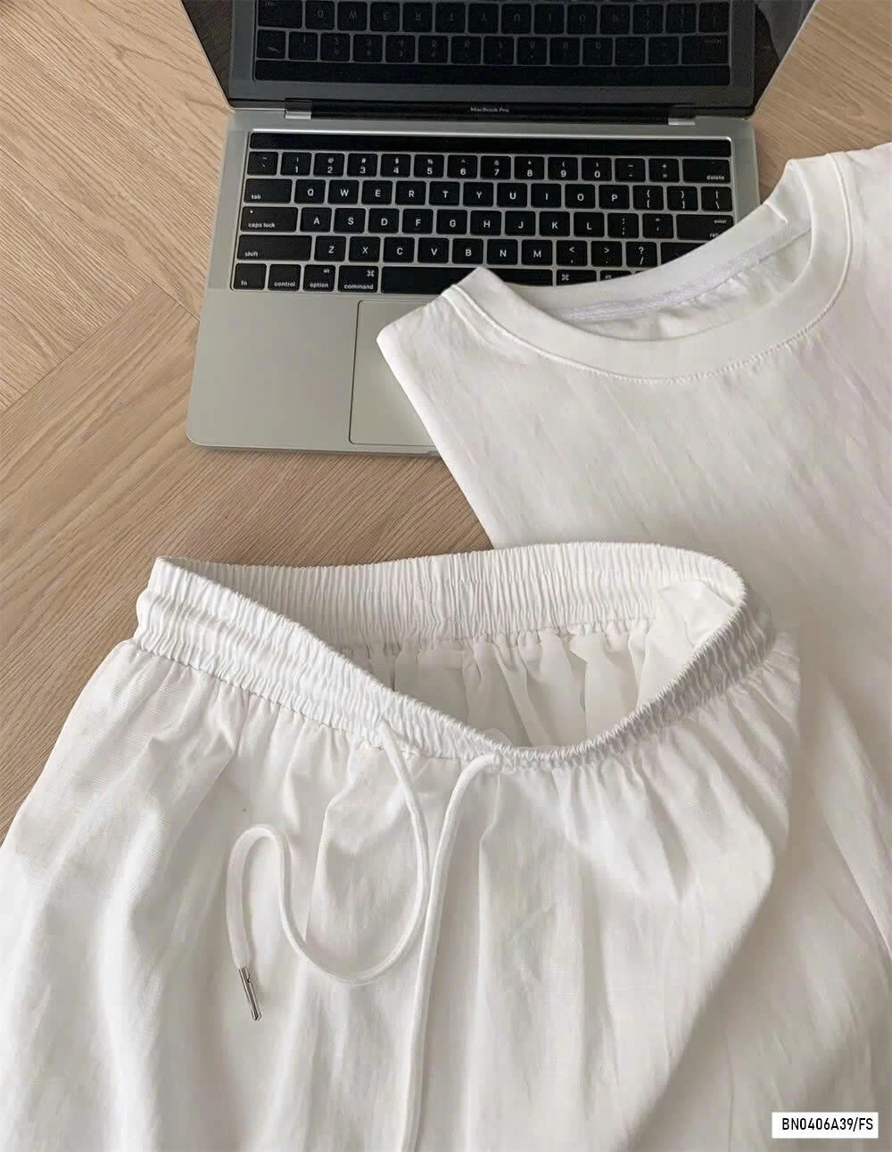 SÉT VÁY KÈM KHĂN CHOÀNG