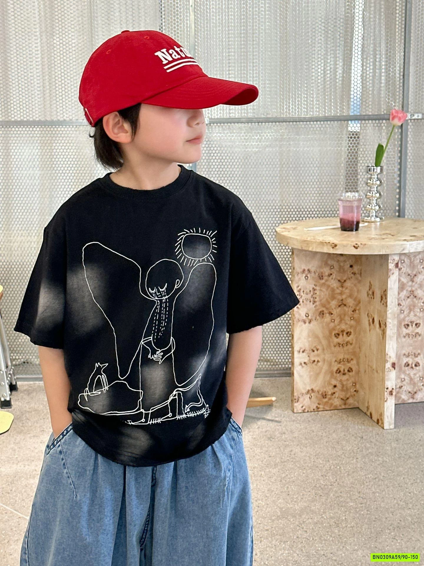 ÁO THUN ĐEN VẼ HÌNH