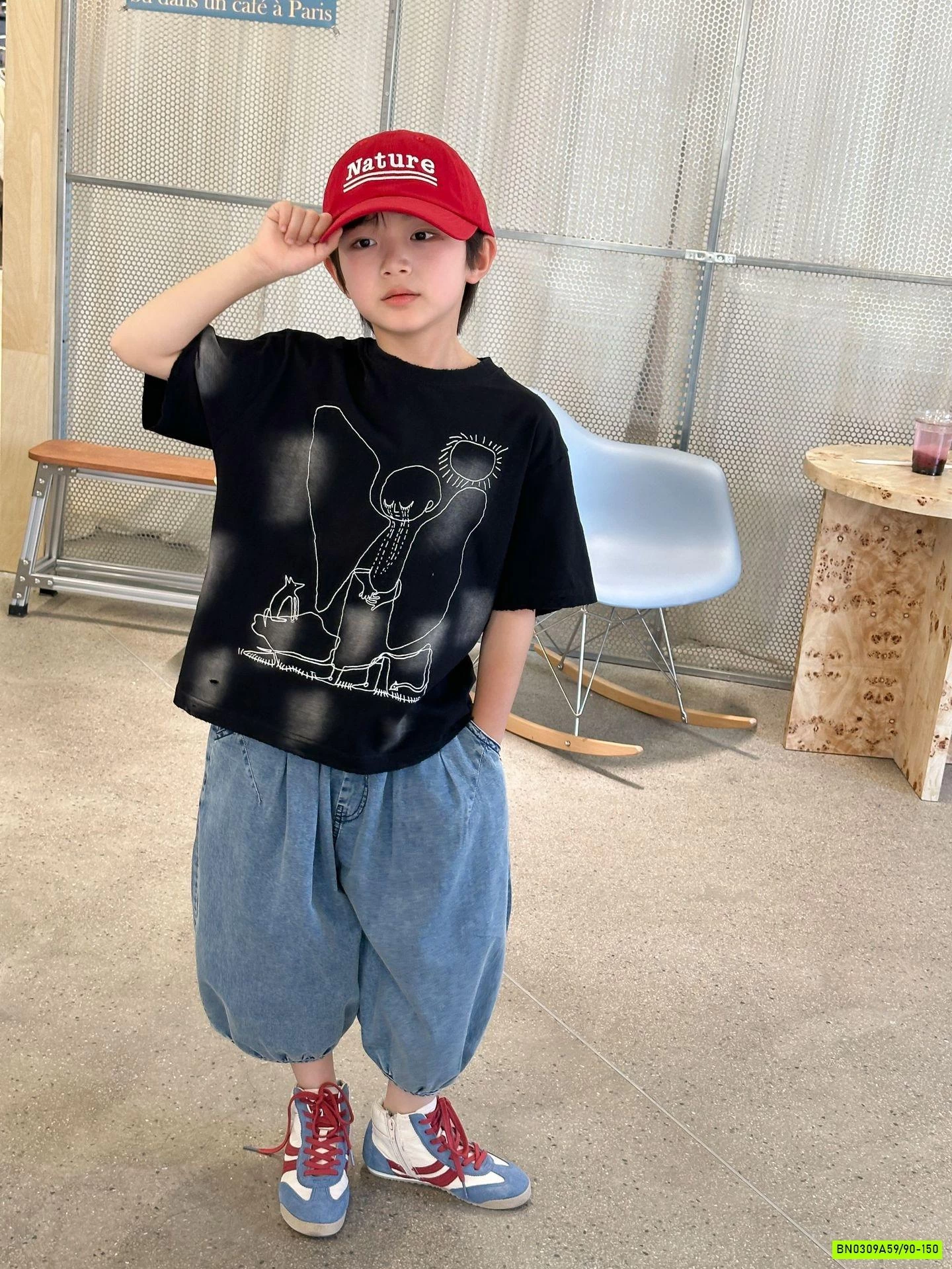 ÁO THUN ĐEN VẼ HÌNH