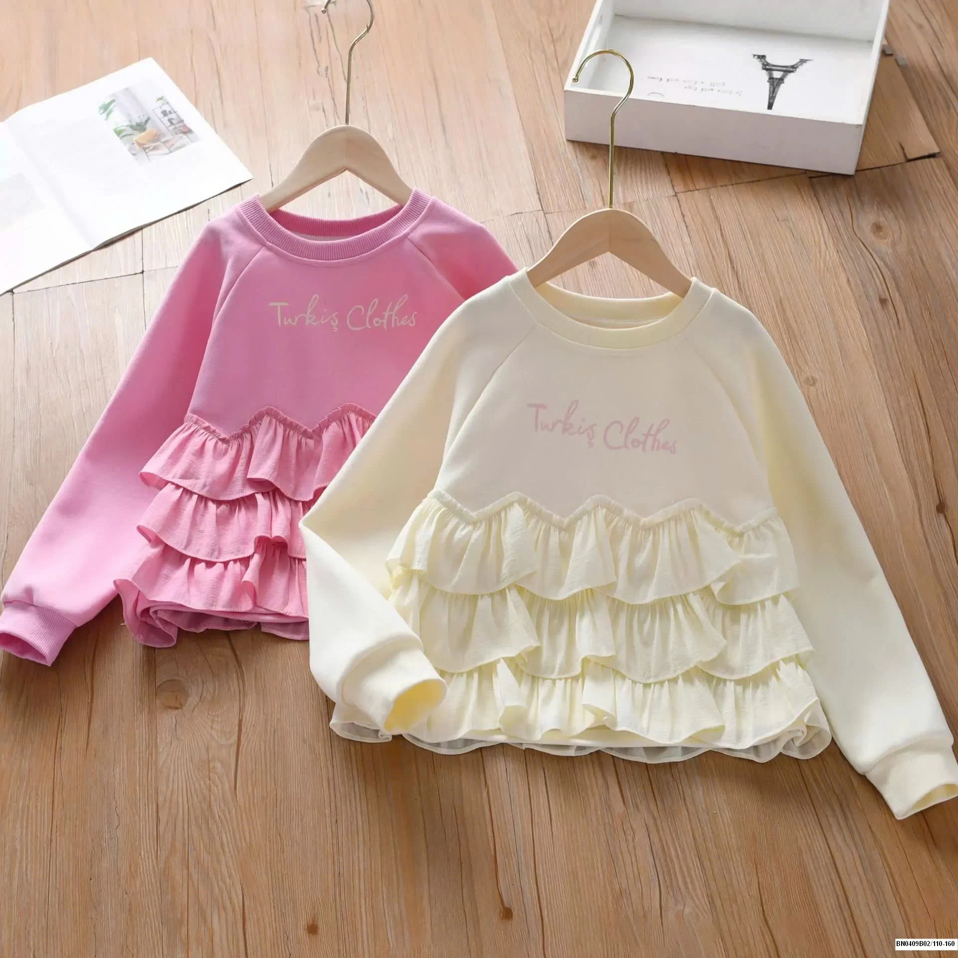 ÁO NỈ CHỮ PHỐI BÈO BG