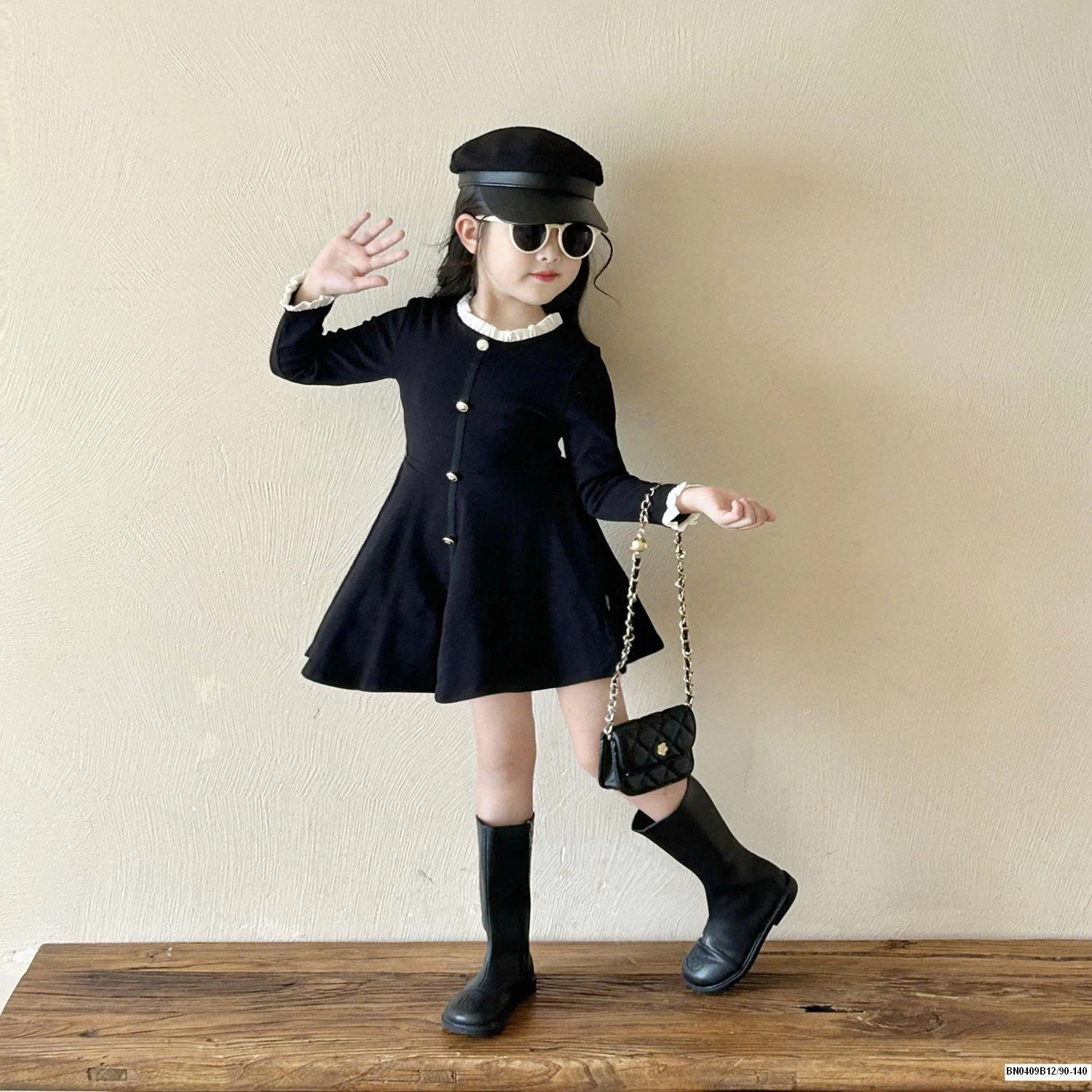 VÁY ĐEN DÀI TAY CÔNG CHÚA BG