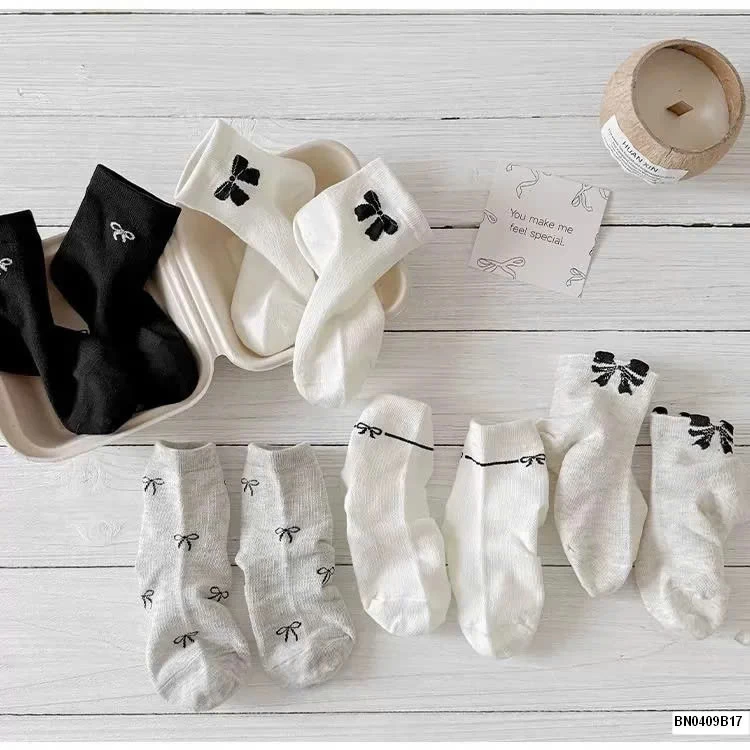 SET 5Đ TẤT BÉ GÁI