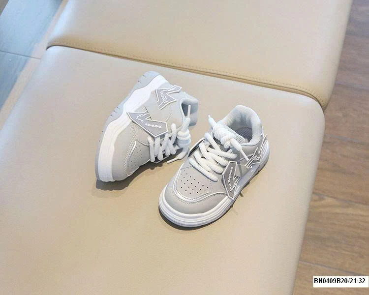 GIÀY THỂ THAO MẪU MỚI 2025