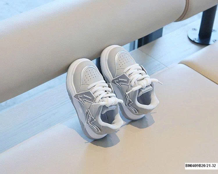 GIÀY THỂ THAO MẪU MỚI 2025