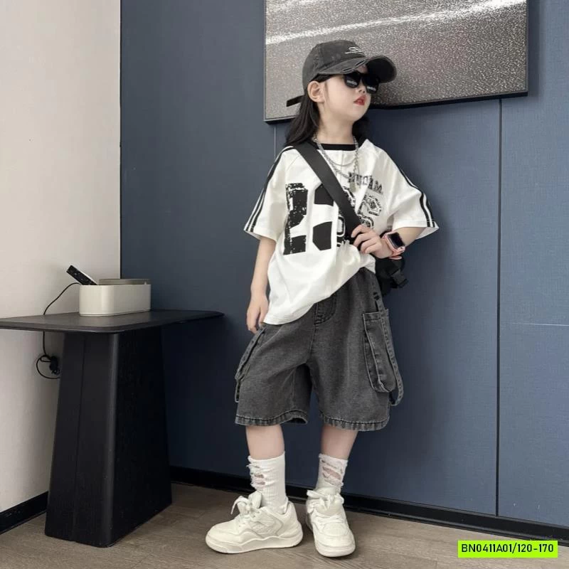 Áo sọc vai mix short jeans đen