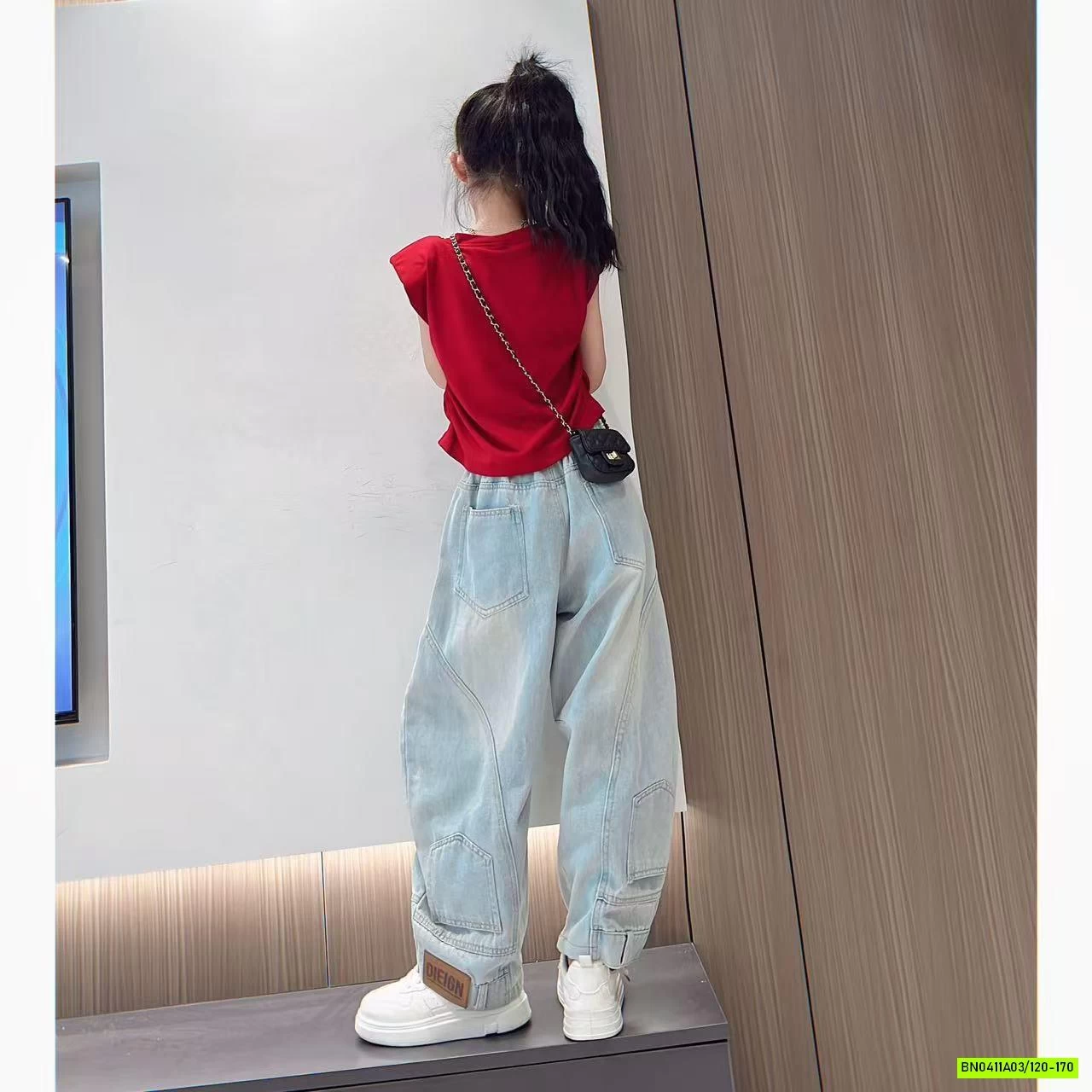 TANKTOP RÚT EO MIX BAGGY JEANS