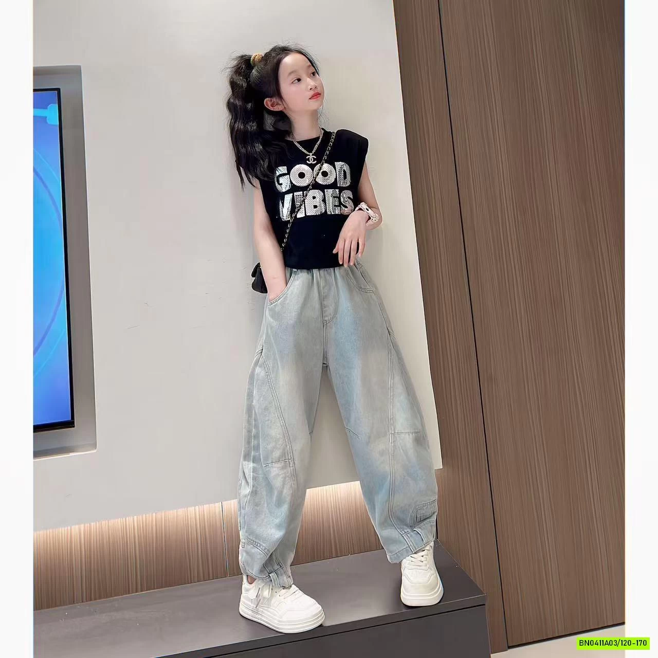 TANKTOP RÚT EO MIX BAGGY JEANS