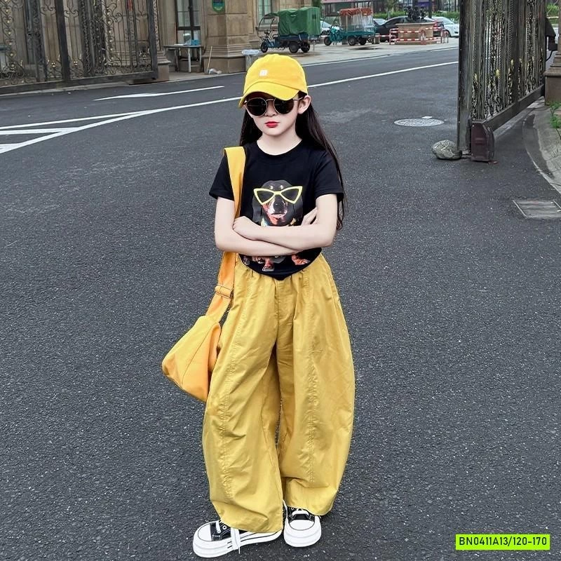 CROPTOP CÚN ĐEN MIX BAGGY VÀNG