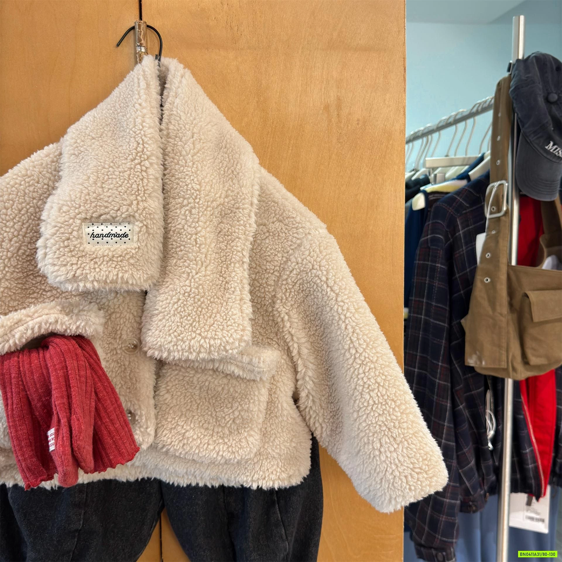 KHOÁC LÔNG CỪU KÈM KHĂN ADBABY