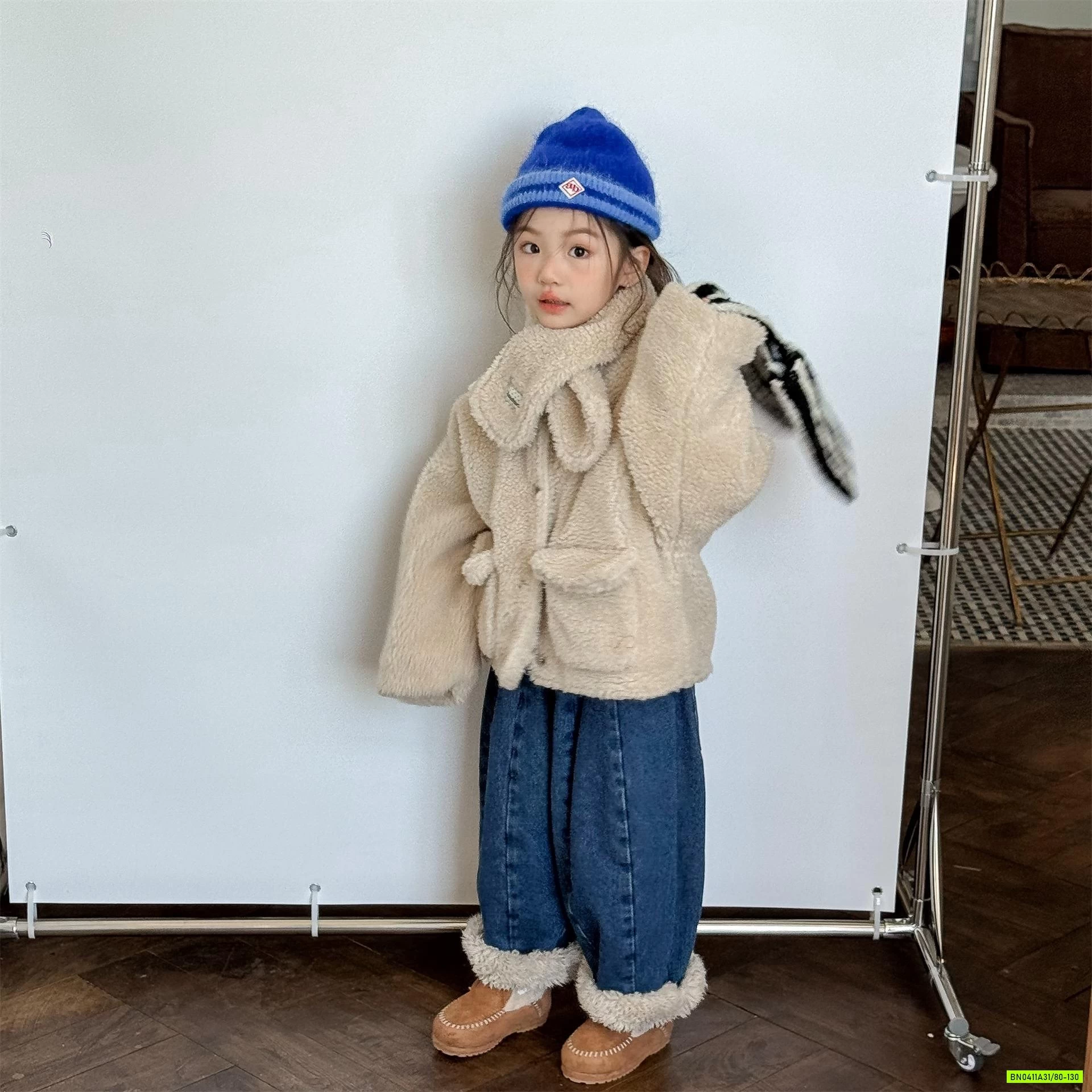 KHOÁC LÔNG CỪU KÈM KHĂN ADBABY